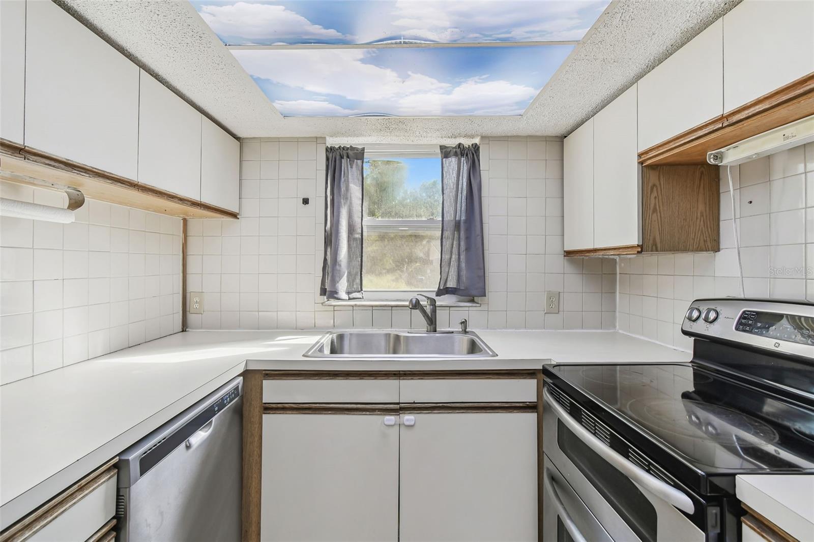 Listing photo id 24 for 12714 Mulberry Lane