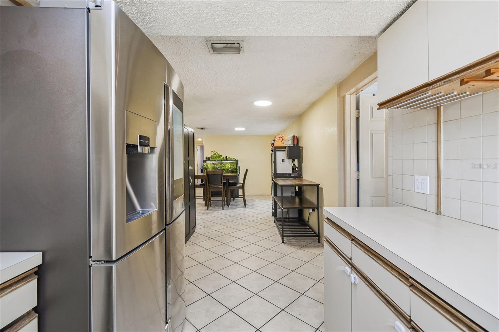 Listing photo id 27 for 12714 Mulberry Lane