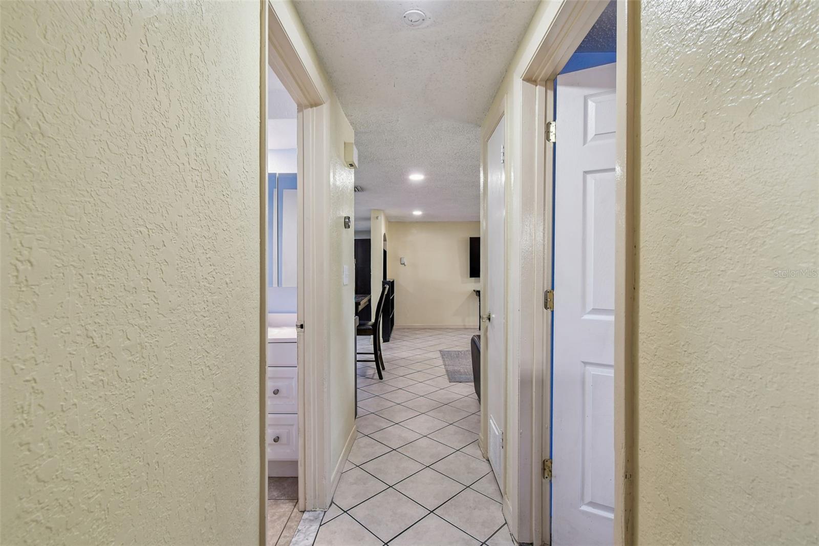 Listing photo id 29 for 12714 Mulberry Lane