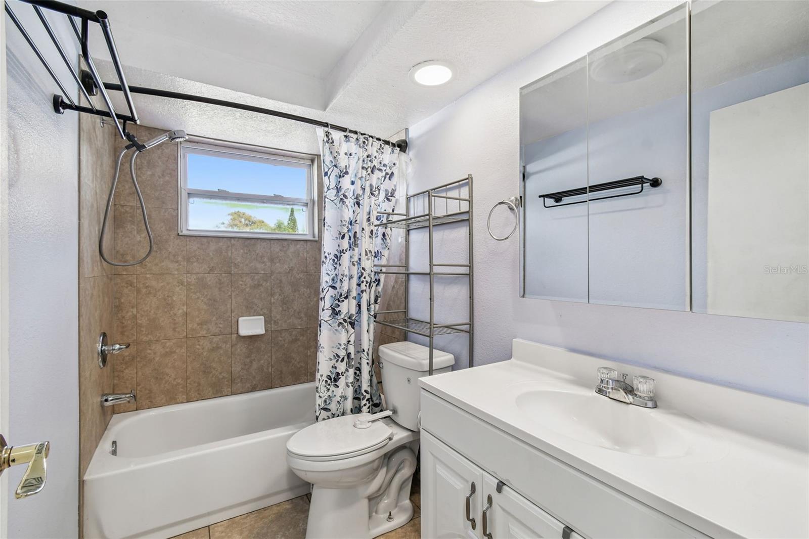 Listing photo id 30 for 12714 Mulberry Lane