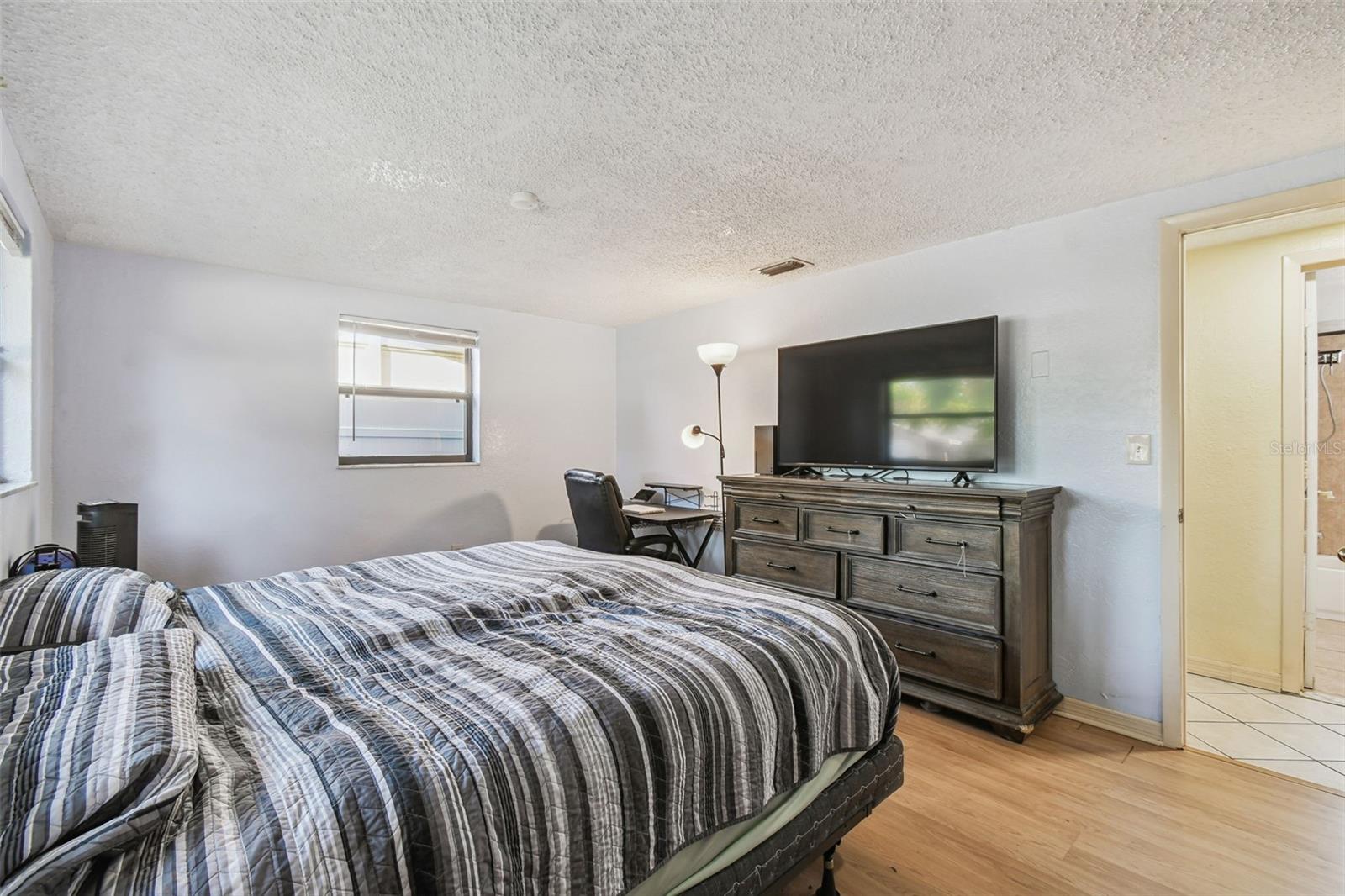 Listing photo id 33 for 12714 Mulberry Lane