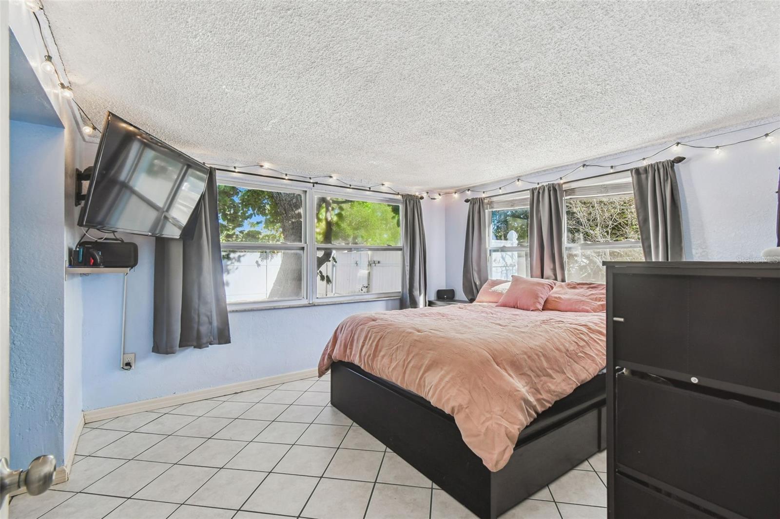 Listing photo id 38 for 12714 Mulberry Lane