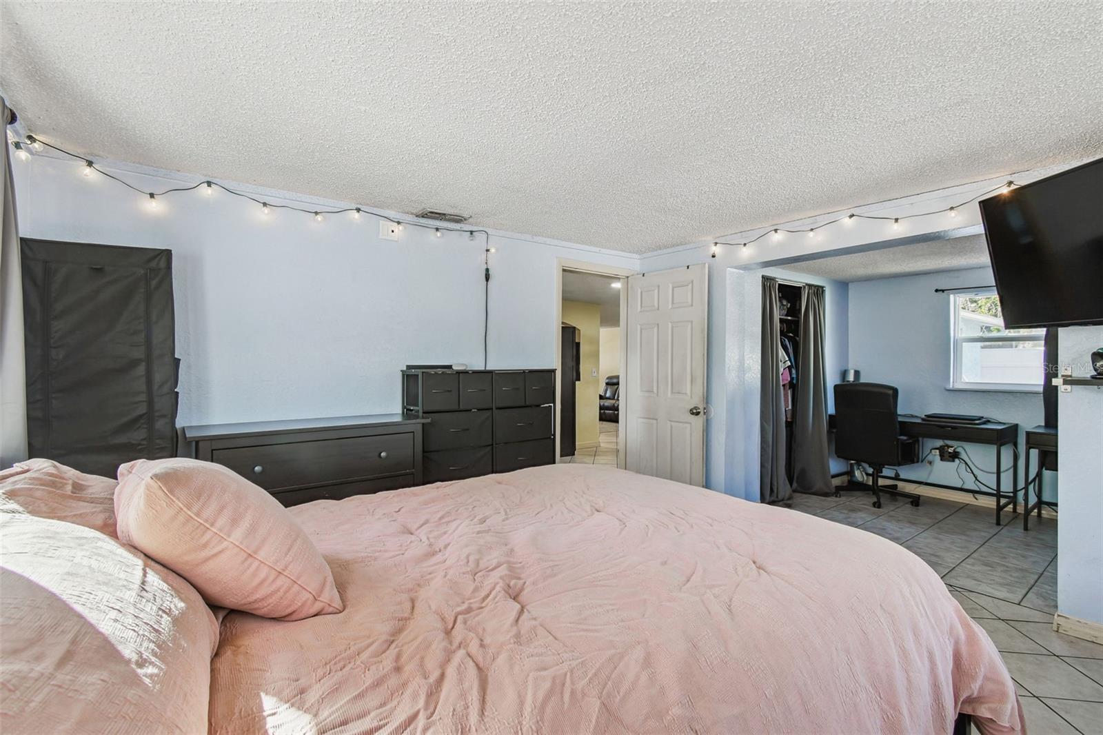 Listing photo id 41 for 12714 Mulberry Lane