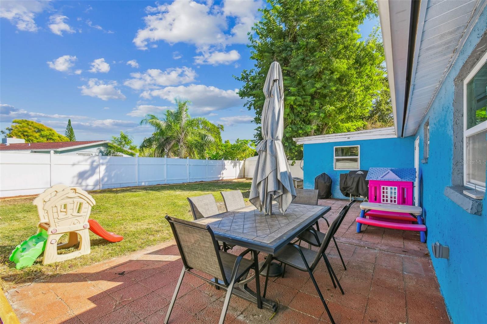 Listing photo id 47 for 12714 Mulberry Lane