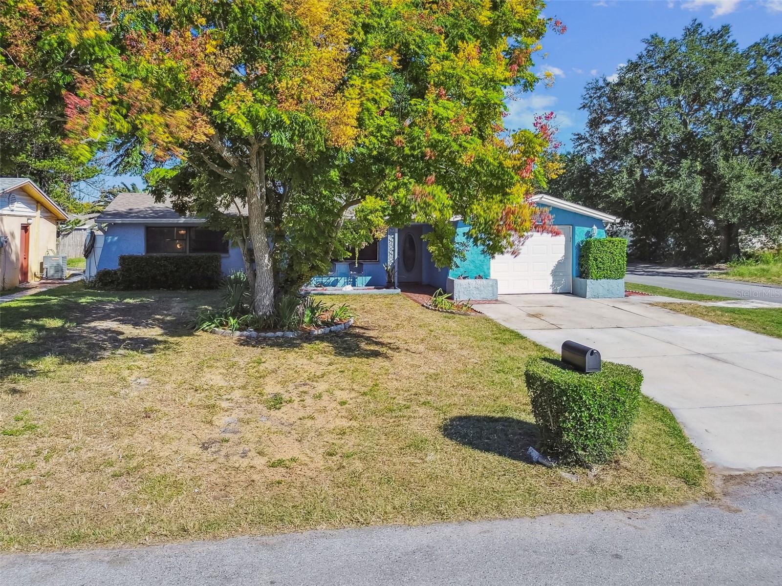 Listing photo id 52 for 12714 Mulberry Lane