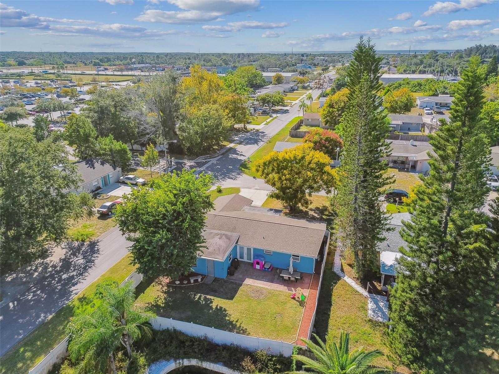 Listing photo id 64 for 12714 Mulberry Lane