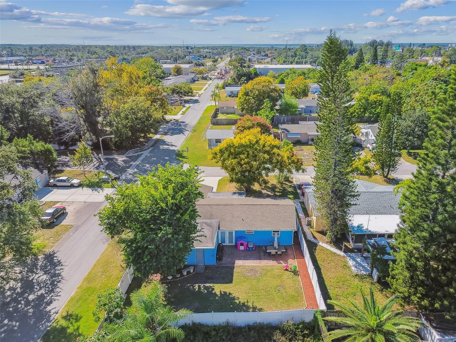 Listing photo id 65 for 12714 Mulberry Lane