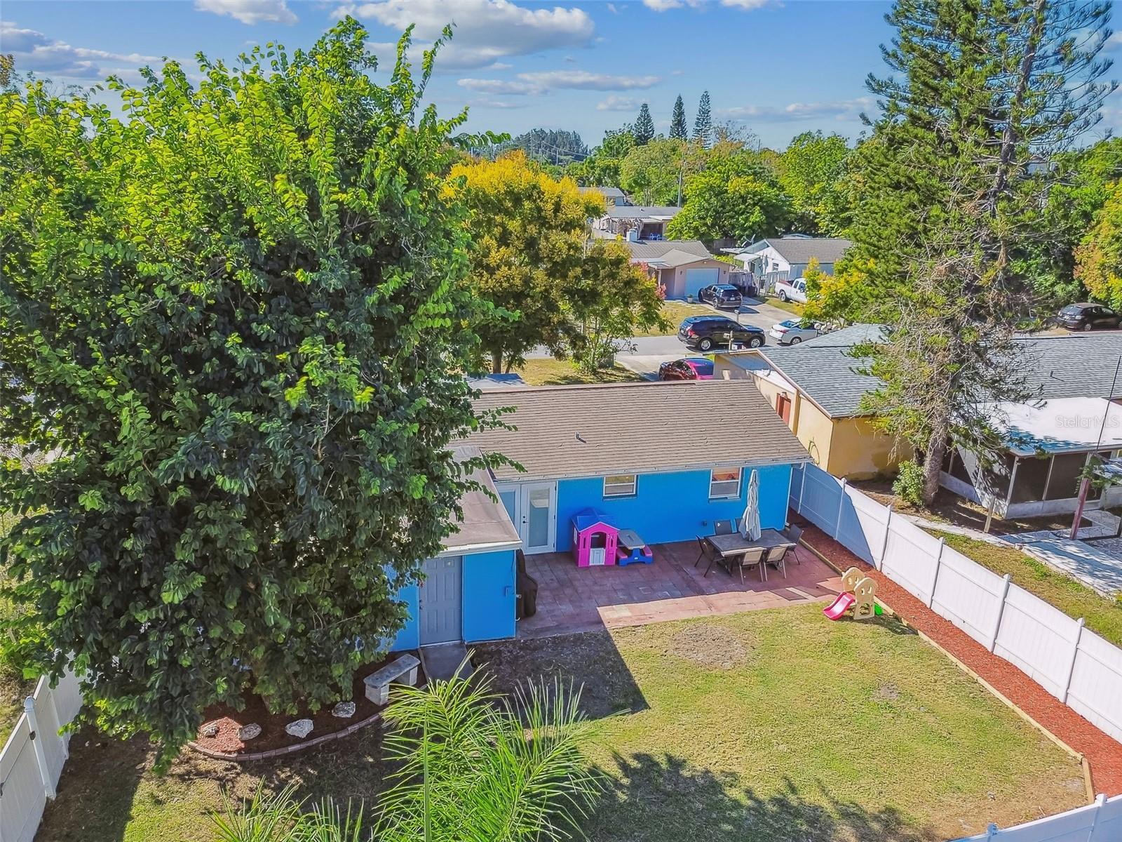 Listing photo id 67 for 12714 Mulberry Lane