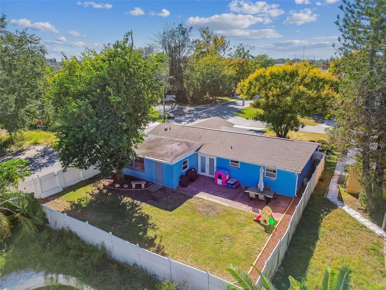 Listing photo id 69 for 12714 Mulberry Lane