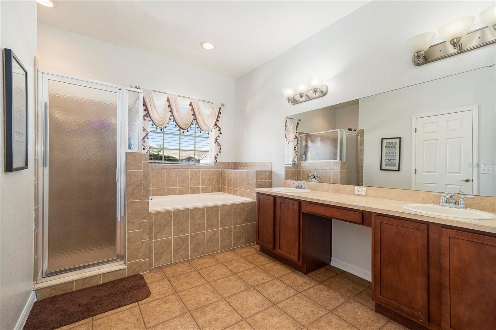 Image 23 of 46 For 14613 Brogan Castle Place