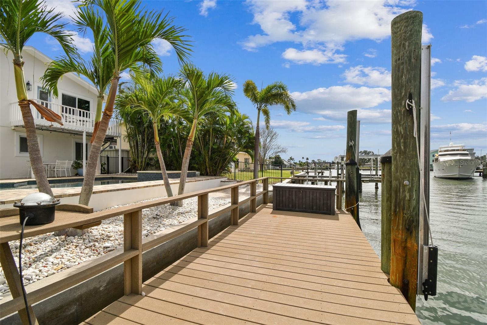 Image 17 of 53 For 17450 2nd Street E