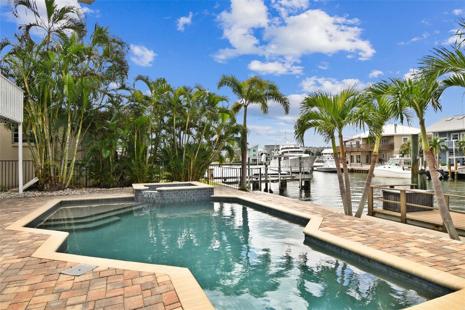 Image 22 of 53 For 17450 2nd Street E