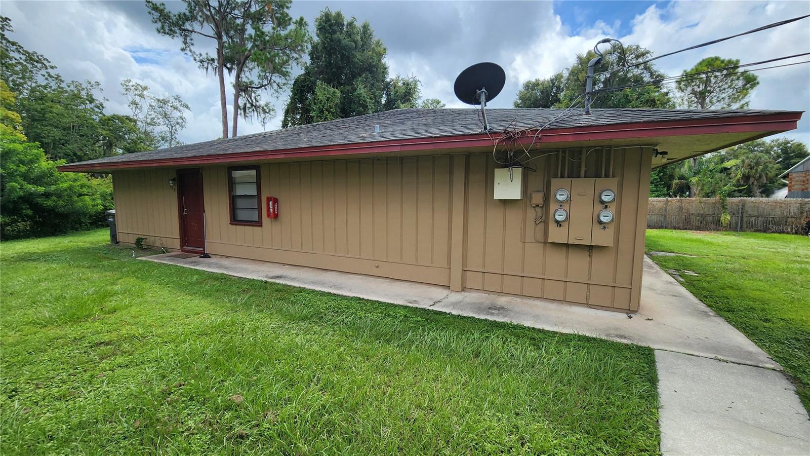 Image 2 of 7 For 102 Oak Crest Drive Nw