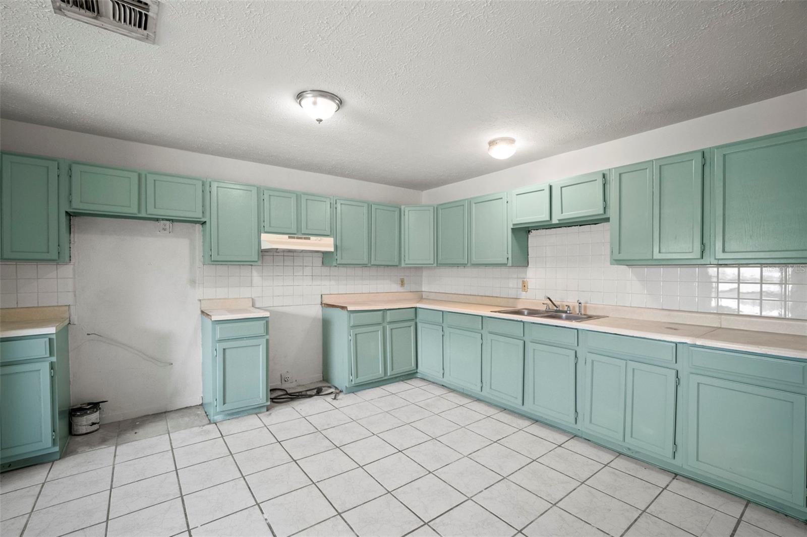 Image 3 of 53 For 4906 Idlewild Avenue
