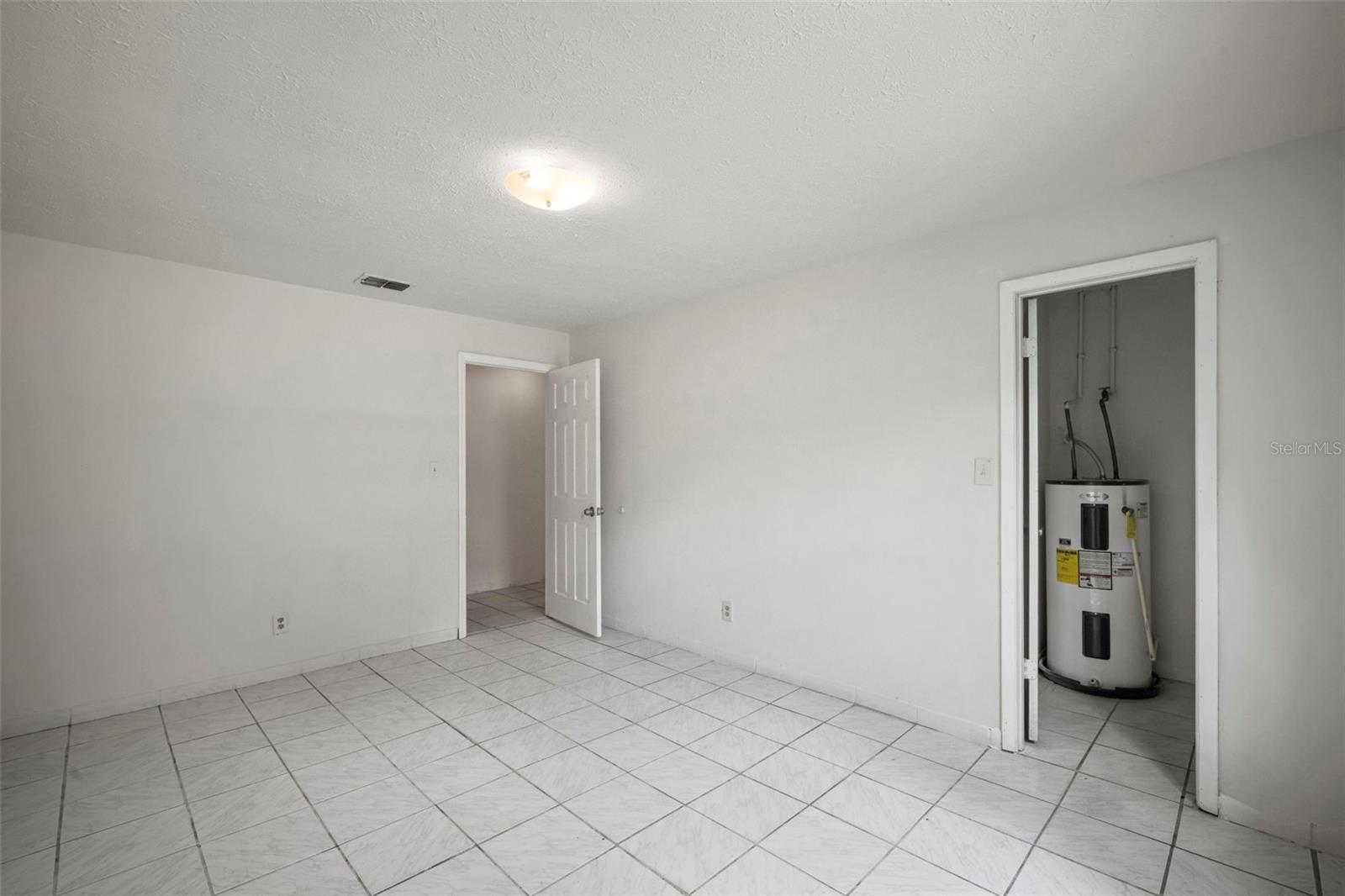 Image 37 of 53 For 4906 Idlewild Avenue