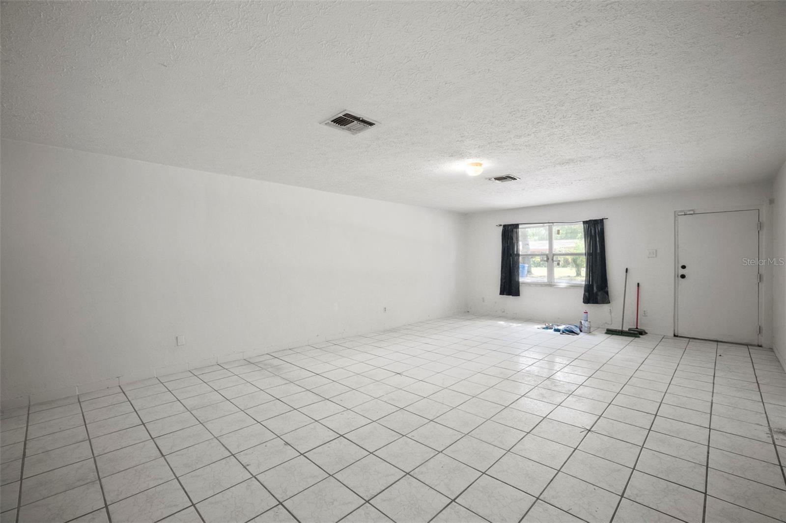 Image 5 of 53 For 4906 Idlewild Avenue