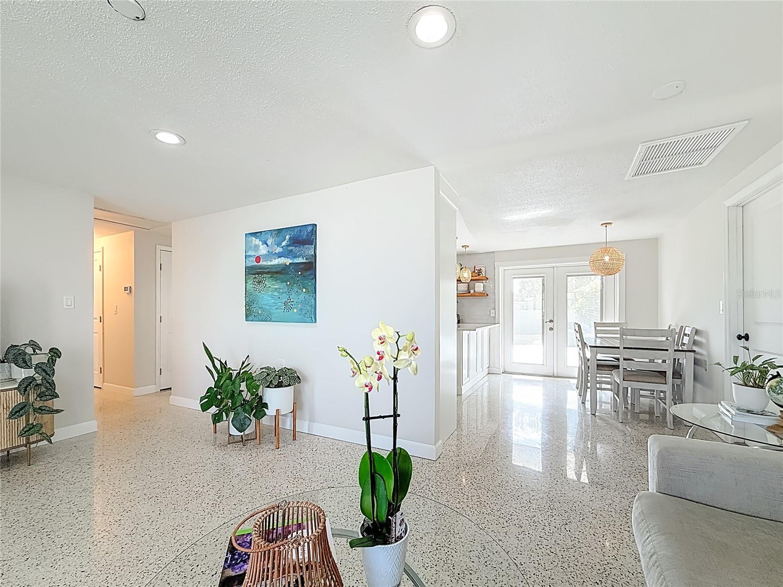 Image 12 of 34 For 510 62 Avenue Ne