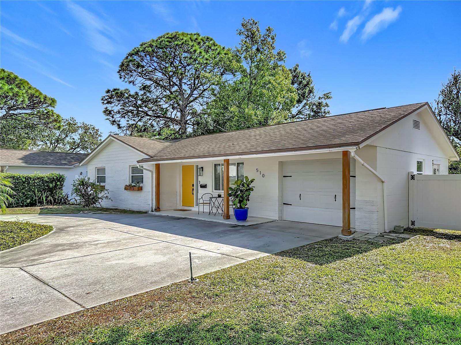 Image 3 of 34 For 510 62 Avenue Ne