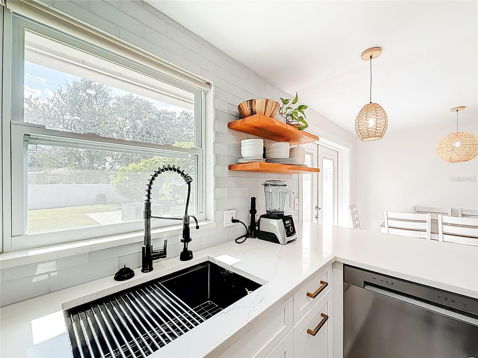 Image 7 of 34 For 510 62 Avenue Ne