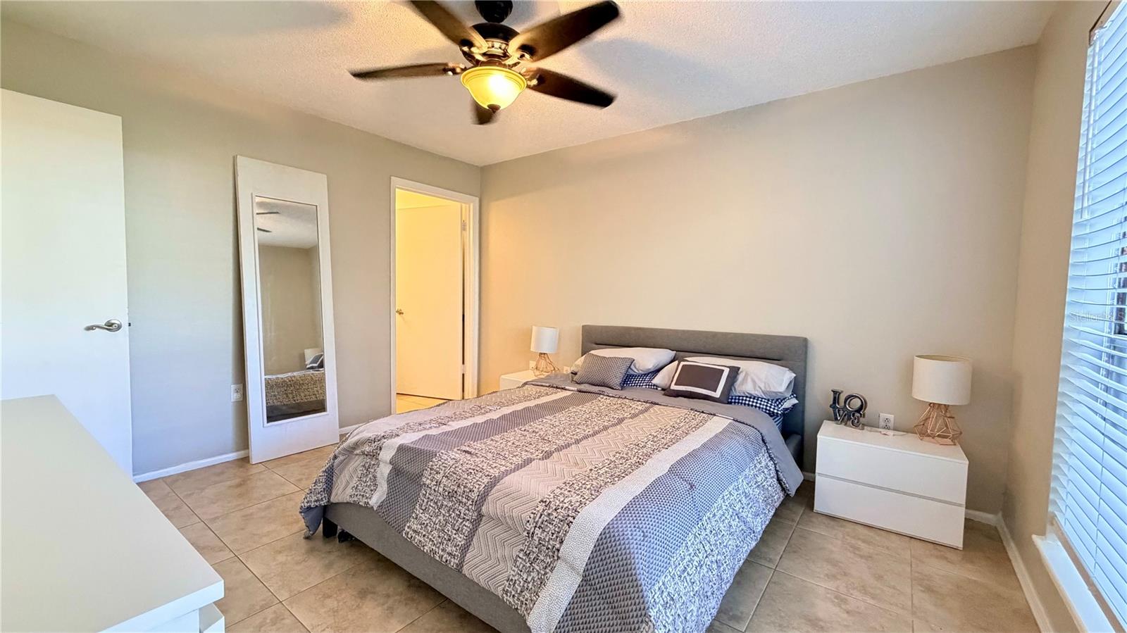 Image 15 of 18 For 9481 Highland Oak Drive 804