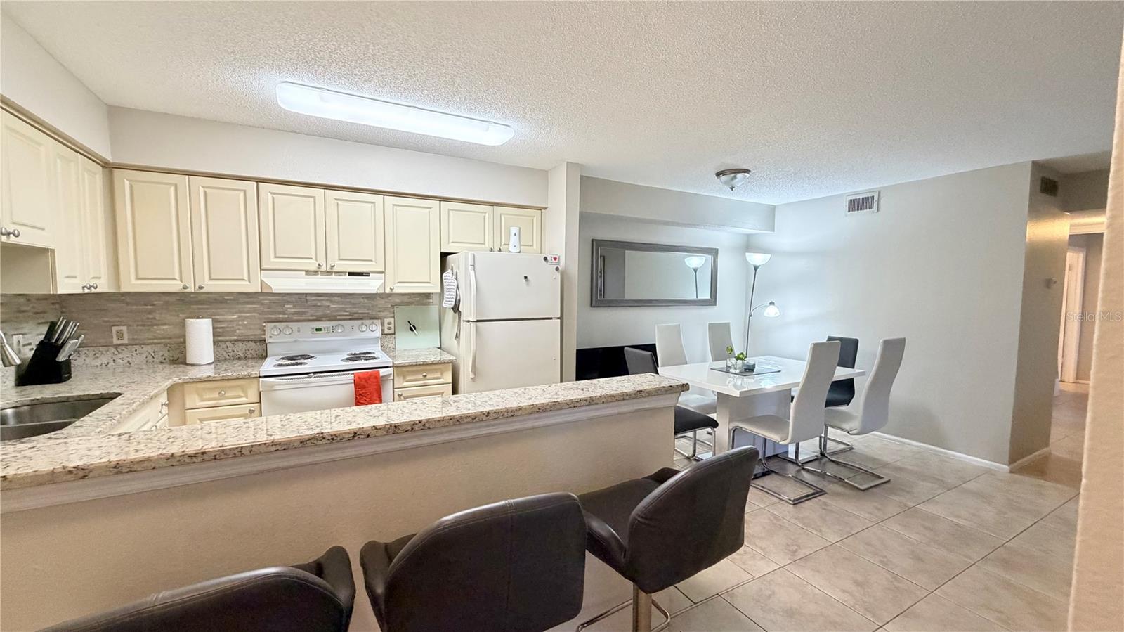 Image 4 of 18 For 9481 Highland Oak Drive 804