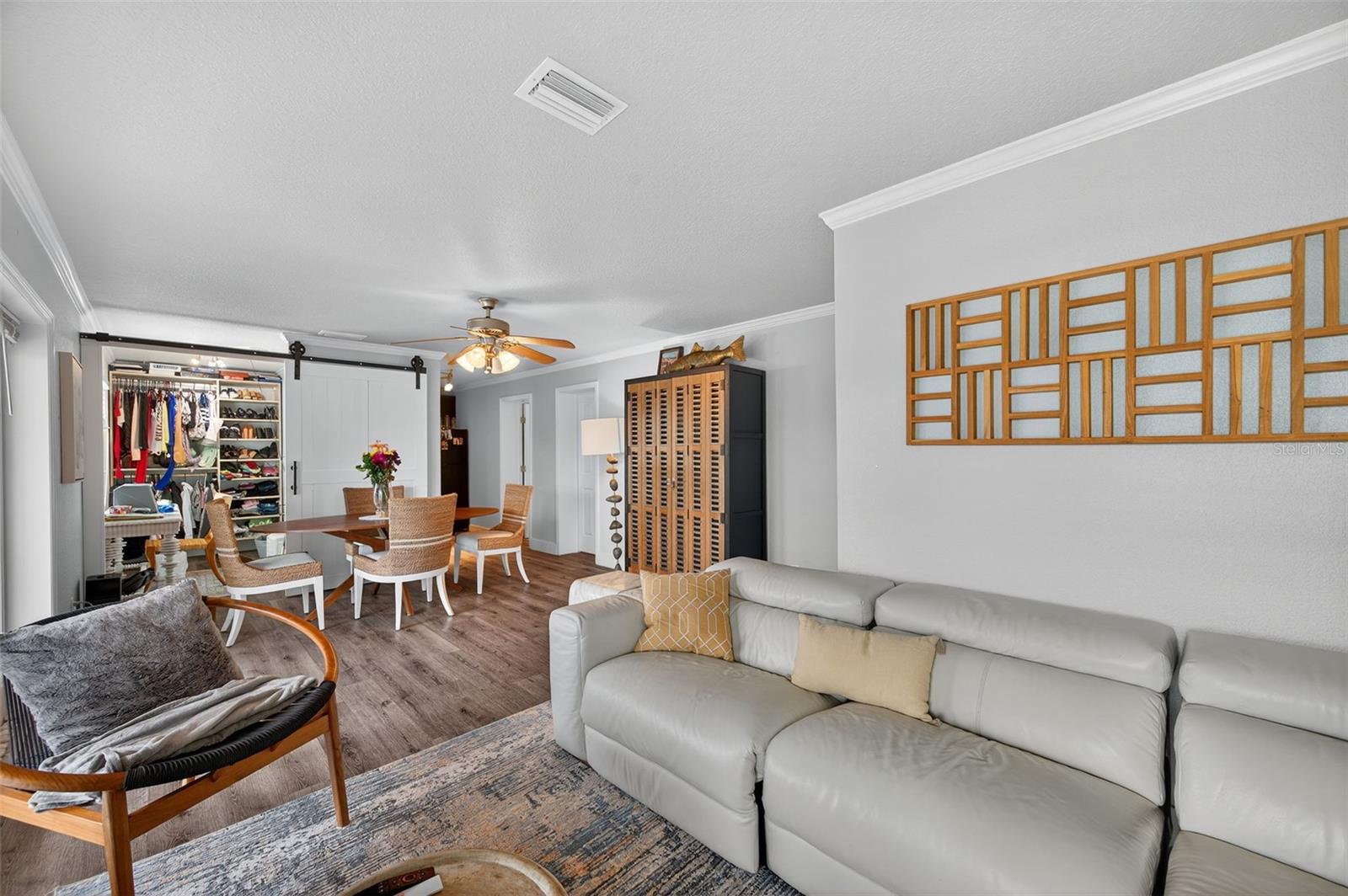 Image 11 of 45 For 4924 Beach Drive Se F