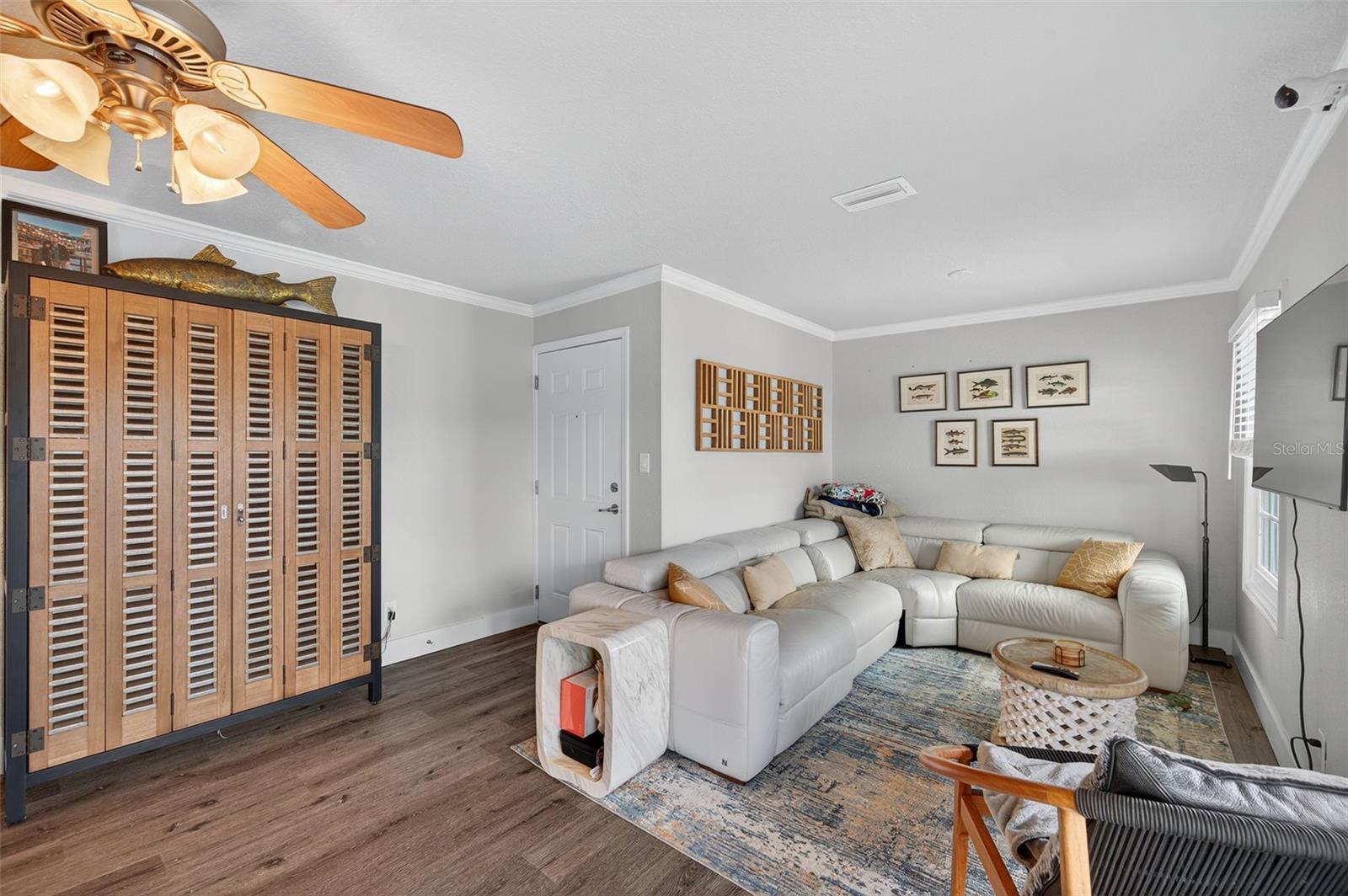 Image 12 of 45 For 4924 Beach Drive Se F