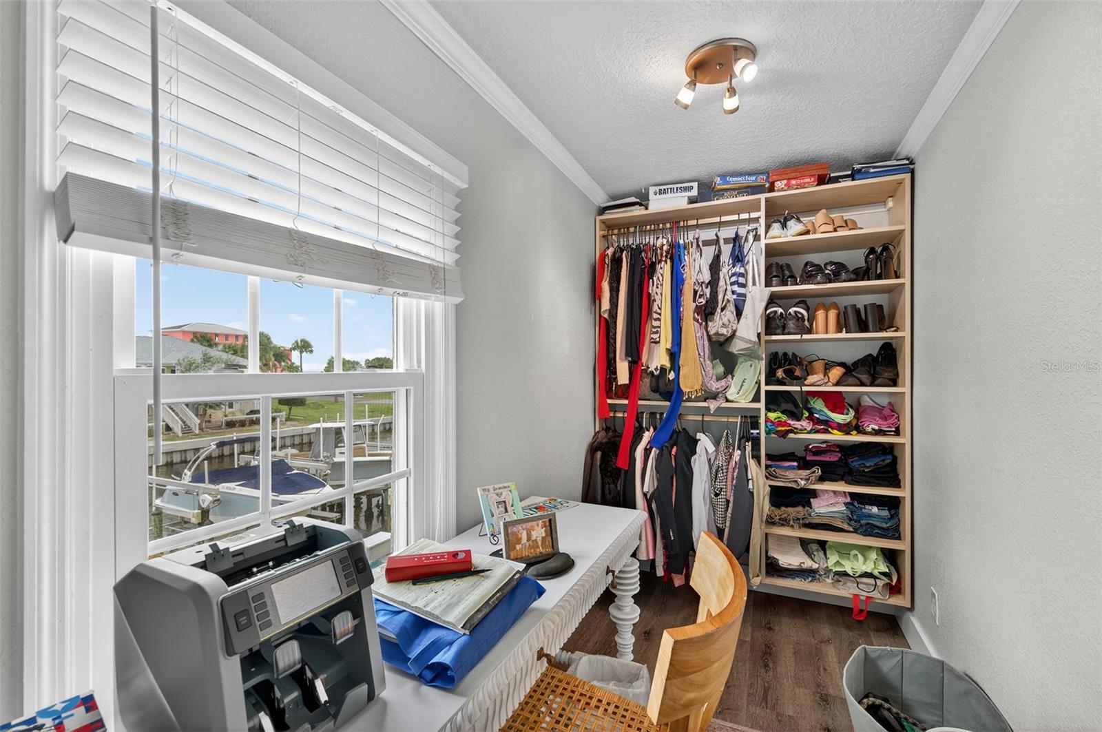 Image 17 of 45 For 4924 Beach Drive Se F