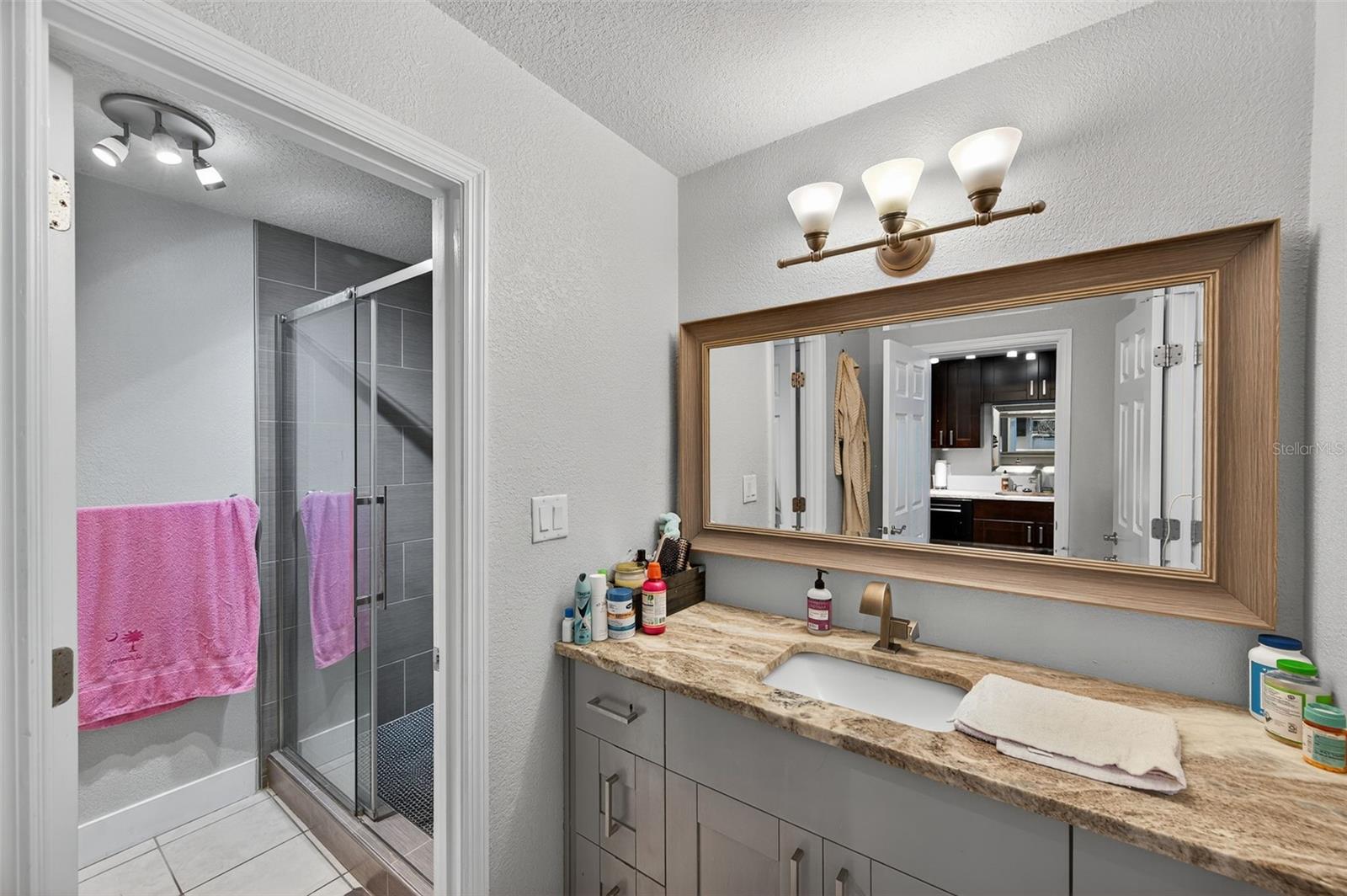 Image 18 of 45 For 4924 Beach Drive Se F