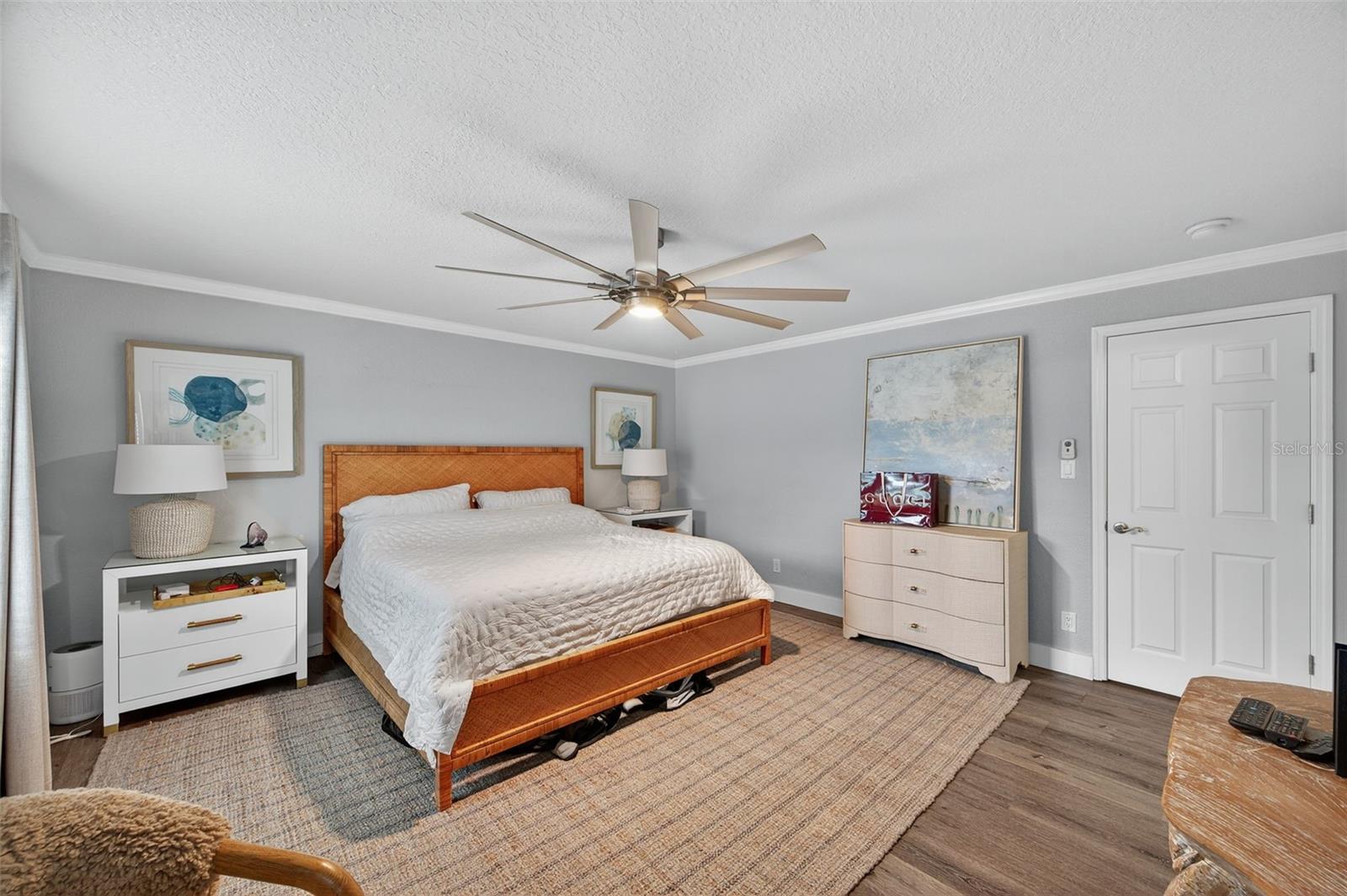 Image 4 of 45 For 4924 Beach Drive Se F