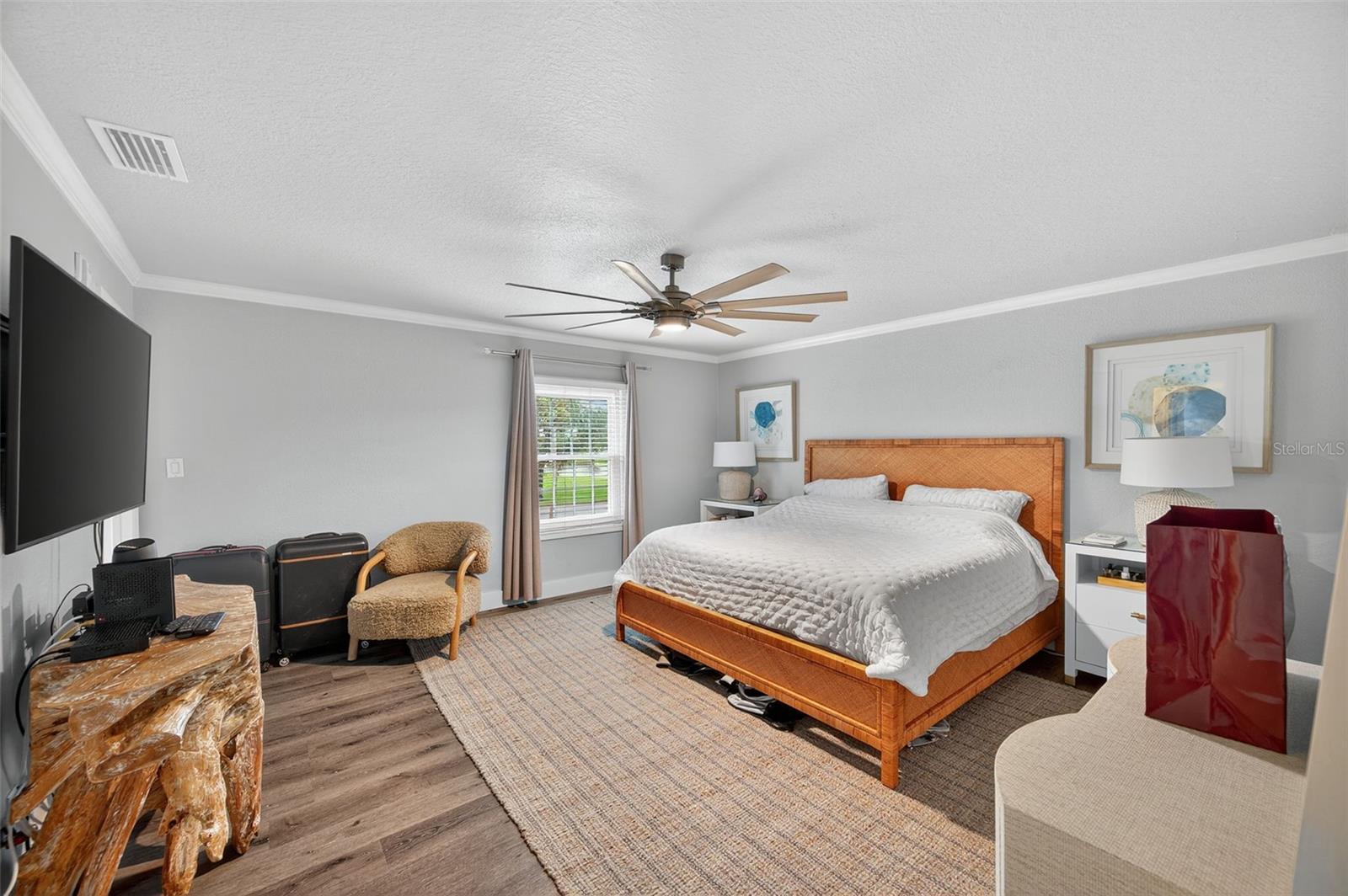 Image 5 of 45 For 4924 Beach Drive Se F
