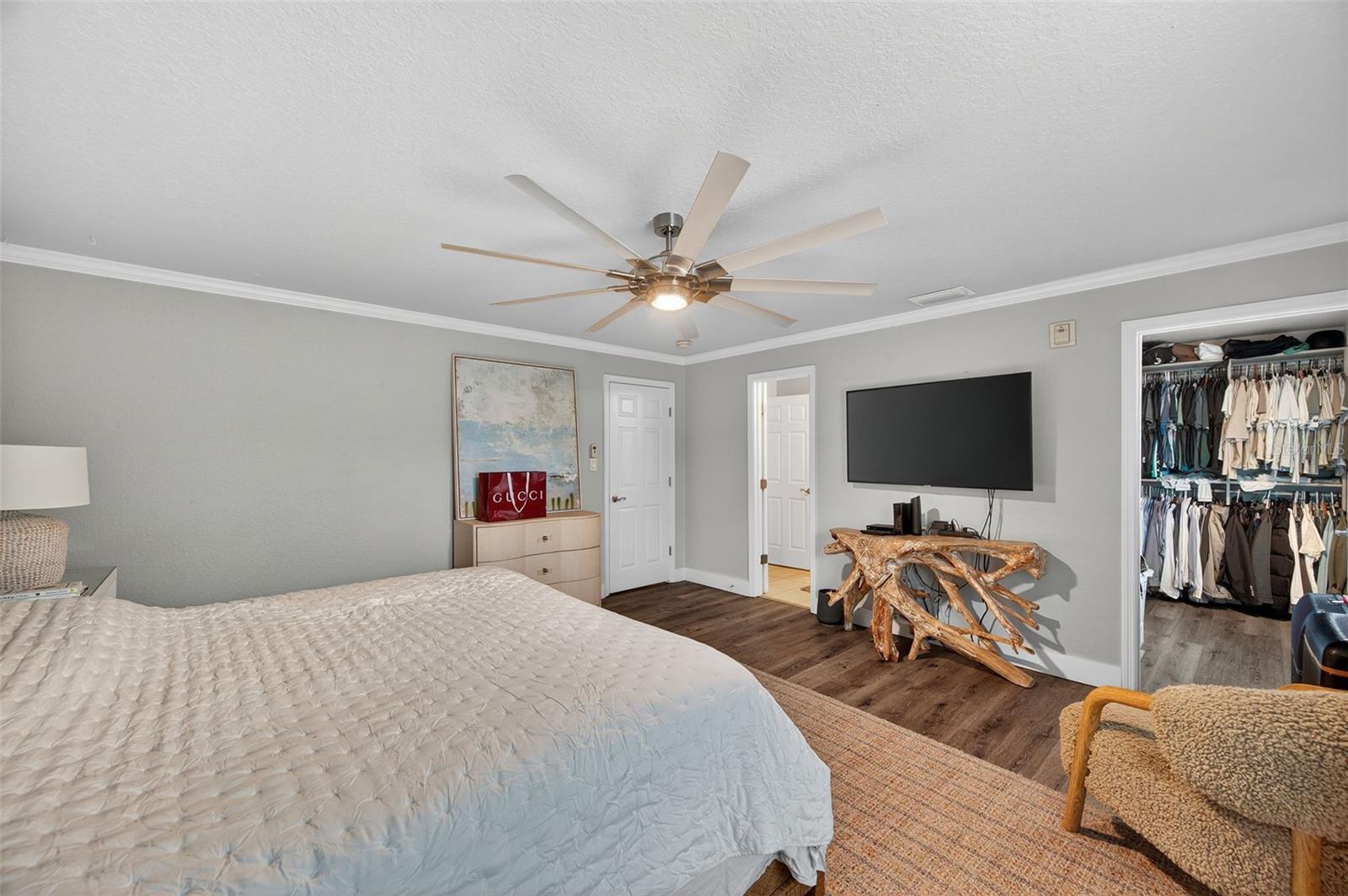 Image 6 of 45 For 4924 Beach Drive Se F