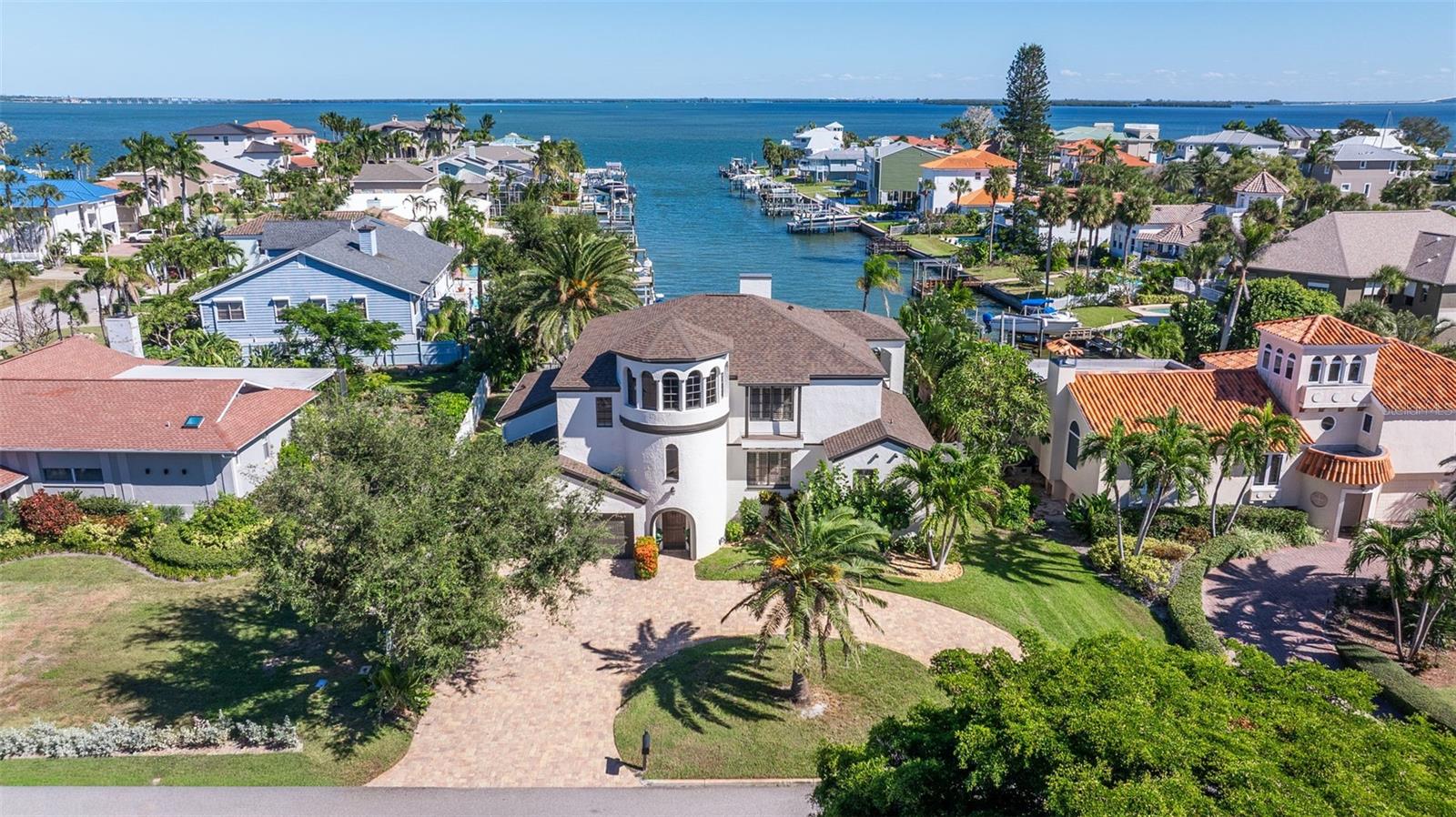 Image 4 of 50 For 841 2nd Avenue S