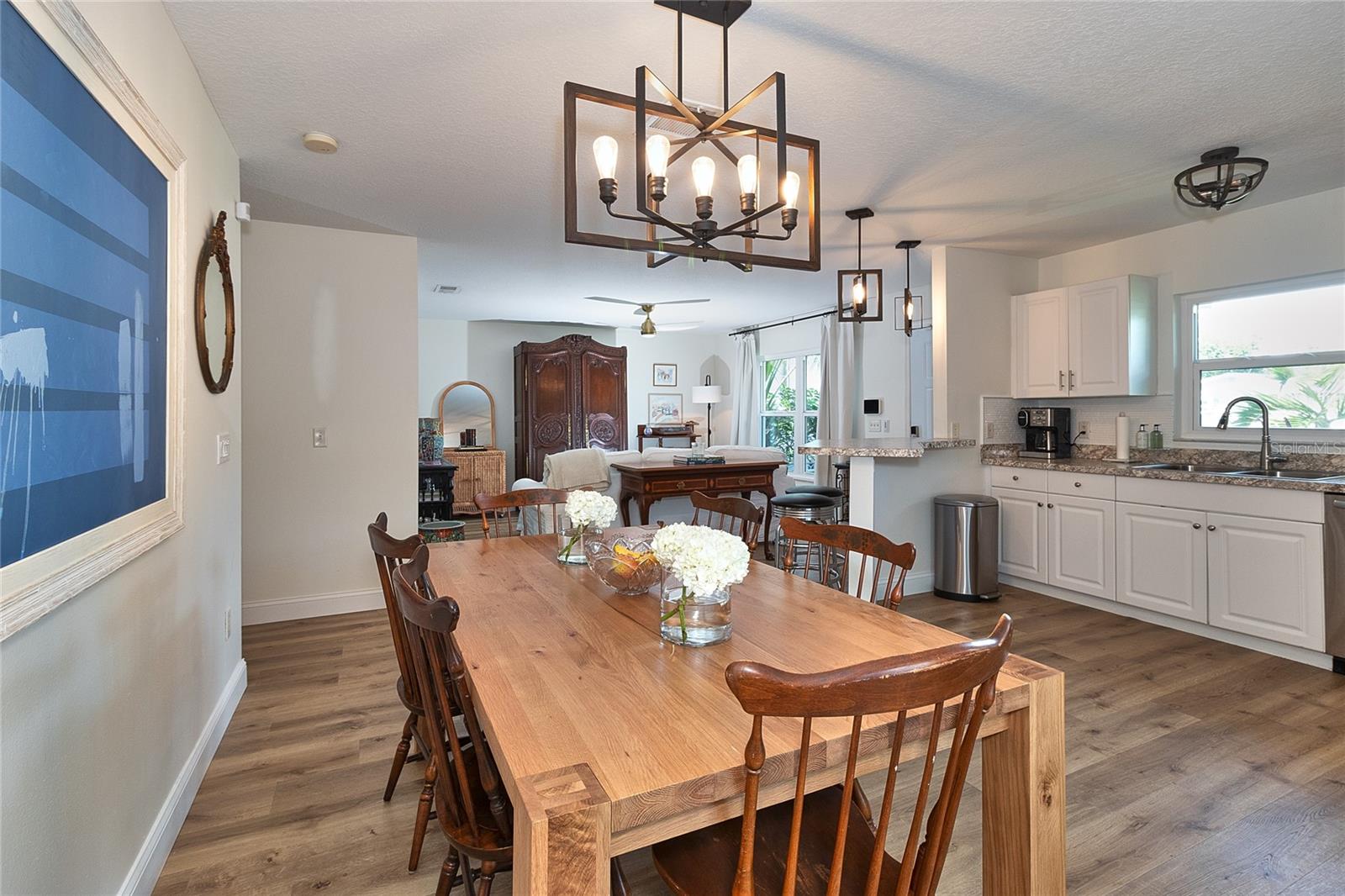 Image 17 of 47 For 4900 Rosedale Place N