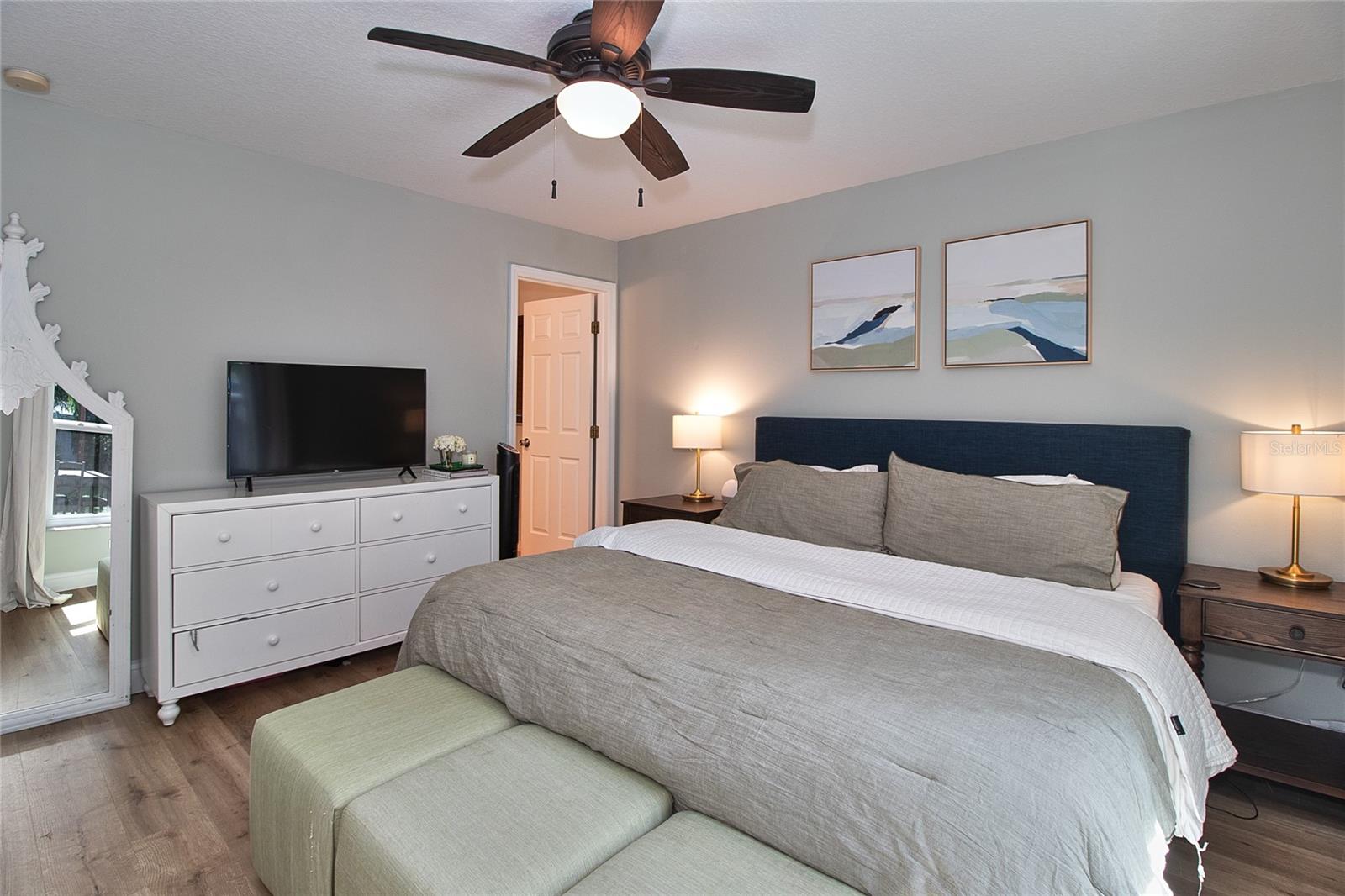 Image 23 of 47 For 4900 Rosedale Place N