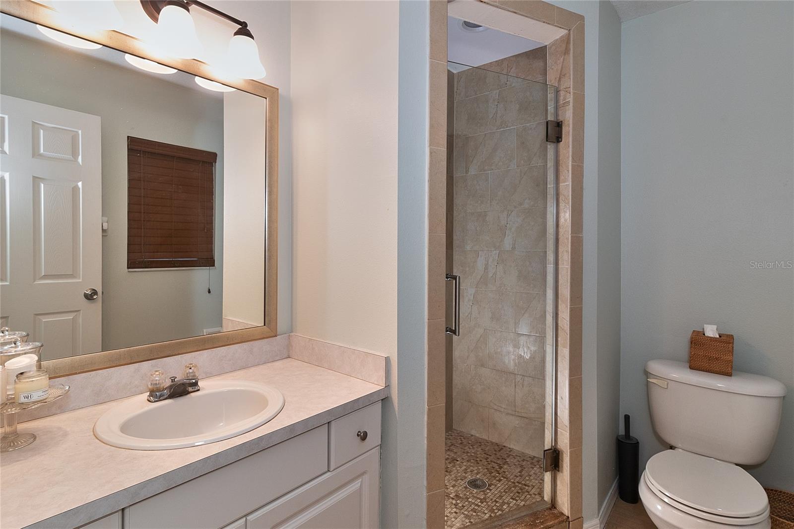 Image 24 of 47 For 4900 Rosedale Place N