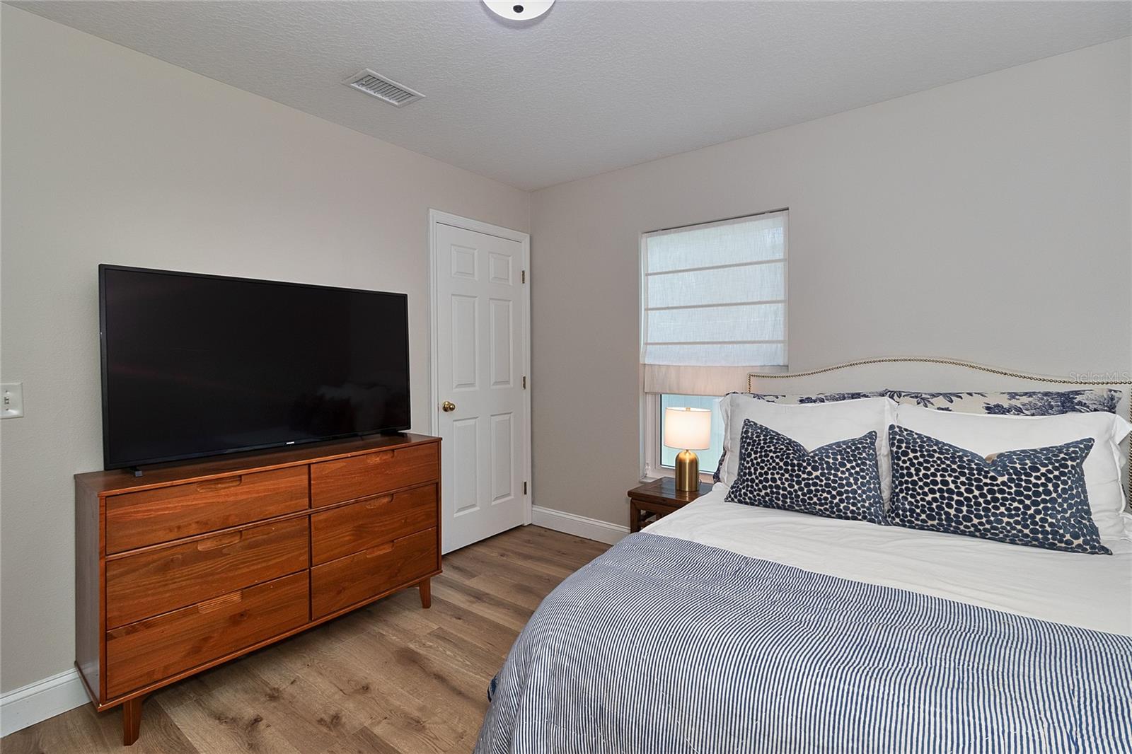 Image 29 of 47 For 4900 Rosedale Place N