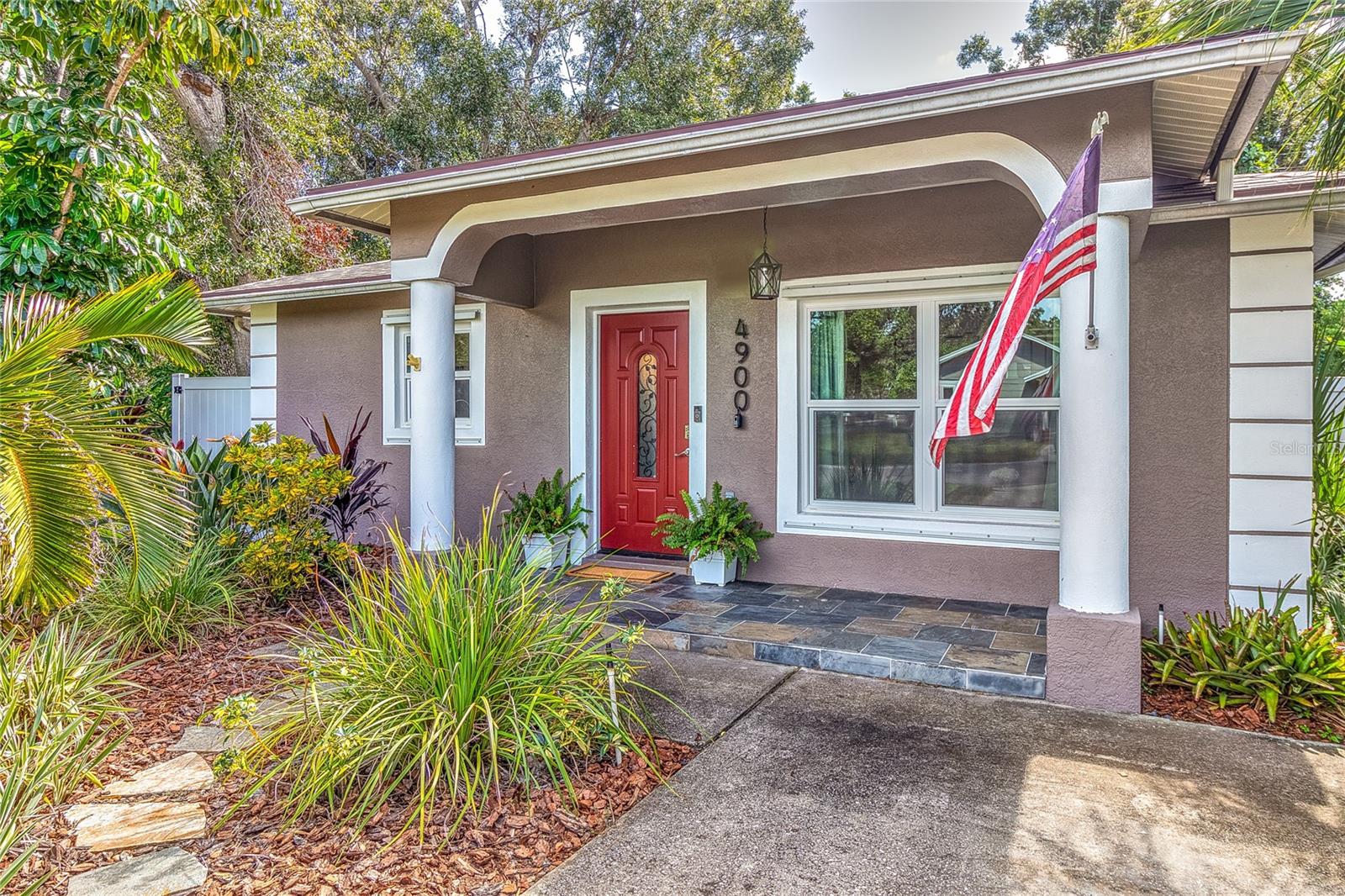 Image 3 of 47 For 4900 Rosedale Place N