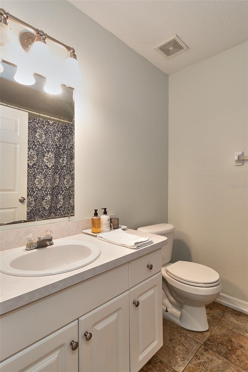 Image 32 of 47 For 4900 Rosedale Place N