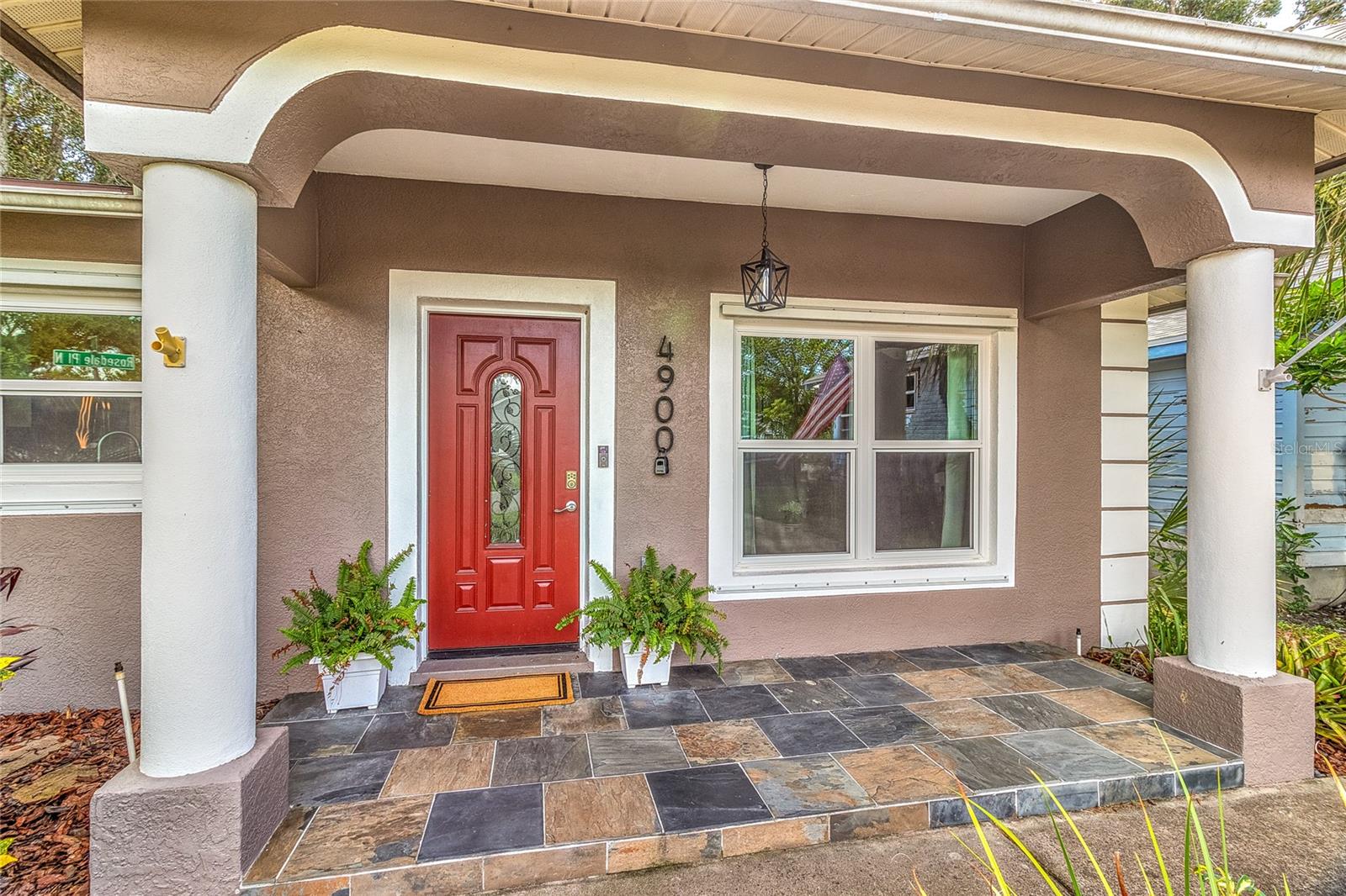 Image 4 of 47 For 4900 Rosedale Place N