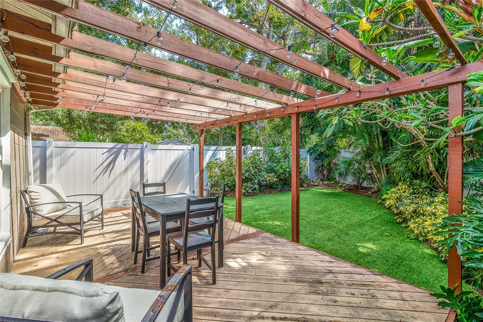 Image 42 of 47 For 4900 Rosedale Place N