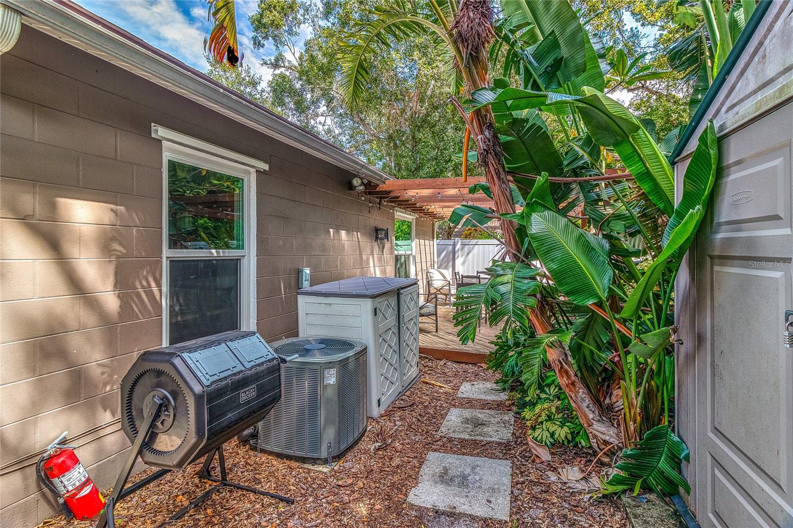 Image 44 of 47 For 4900 Rosedale Place N