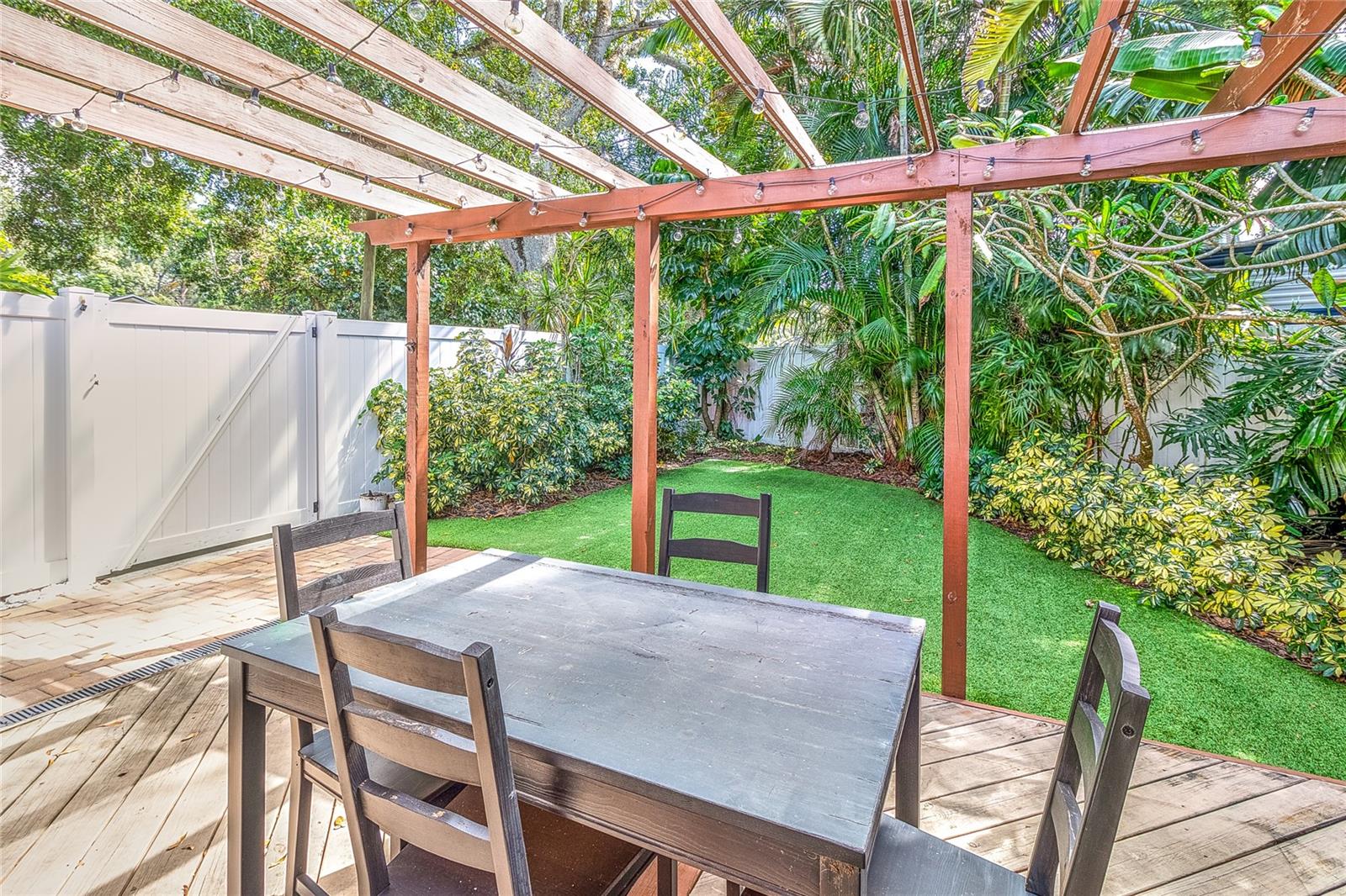 Image 46 of 47 For 4900 Rosedale Place N