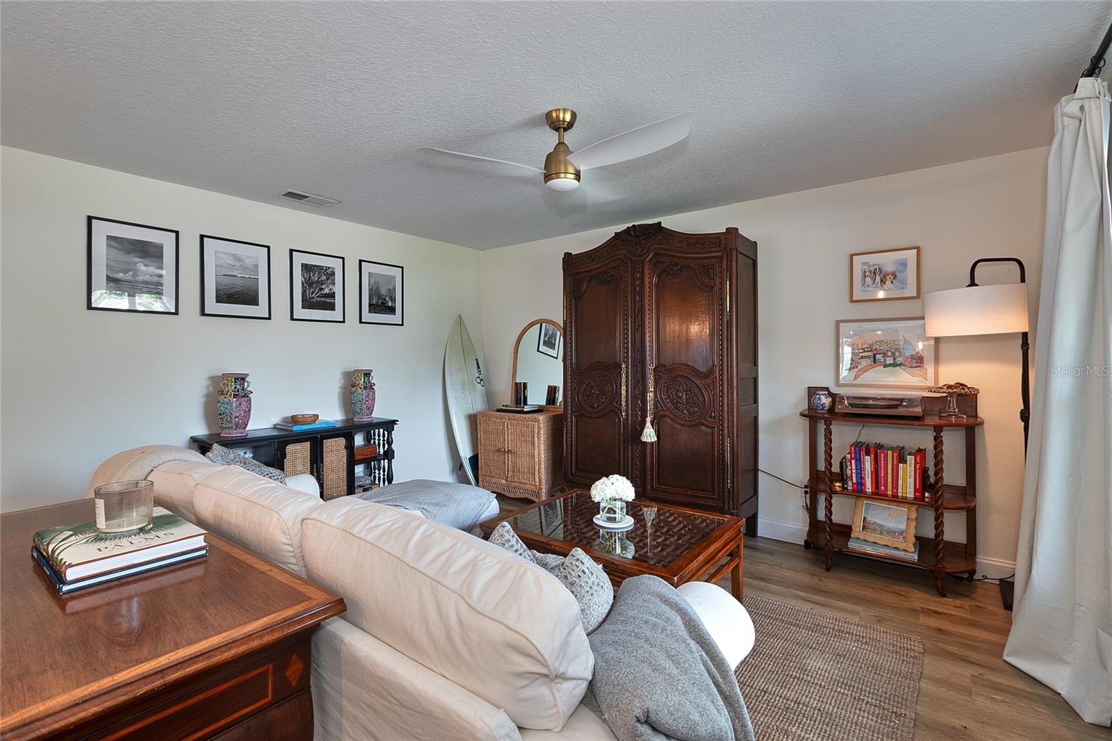 Image 6 of 47 For 4900 Rosedale Place N