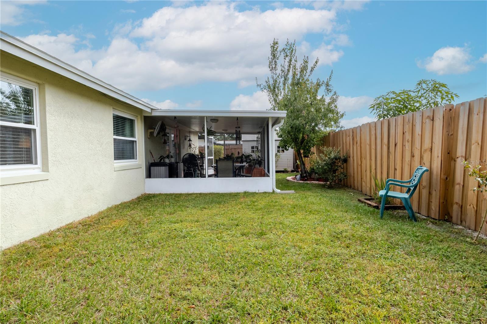 Image 18 of 40 For 10118 Hunters Point Court