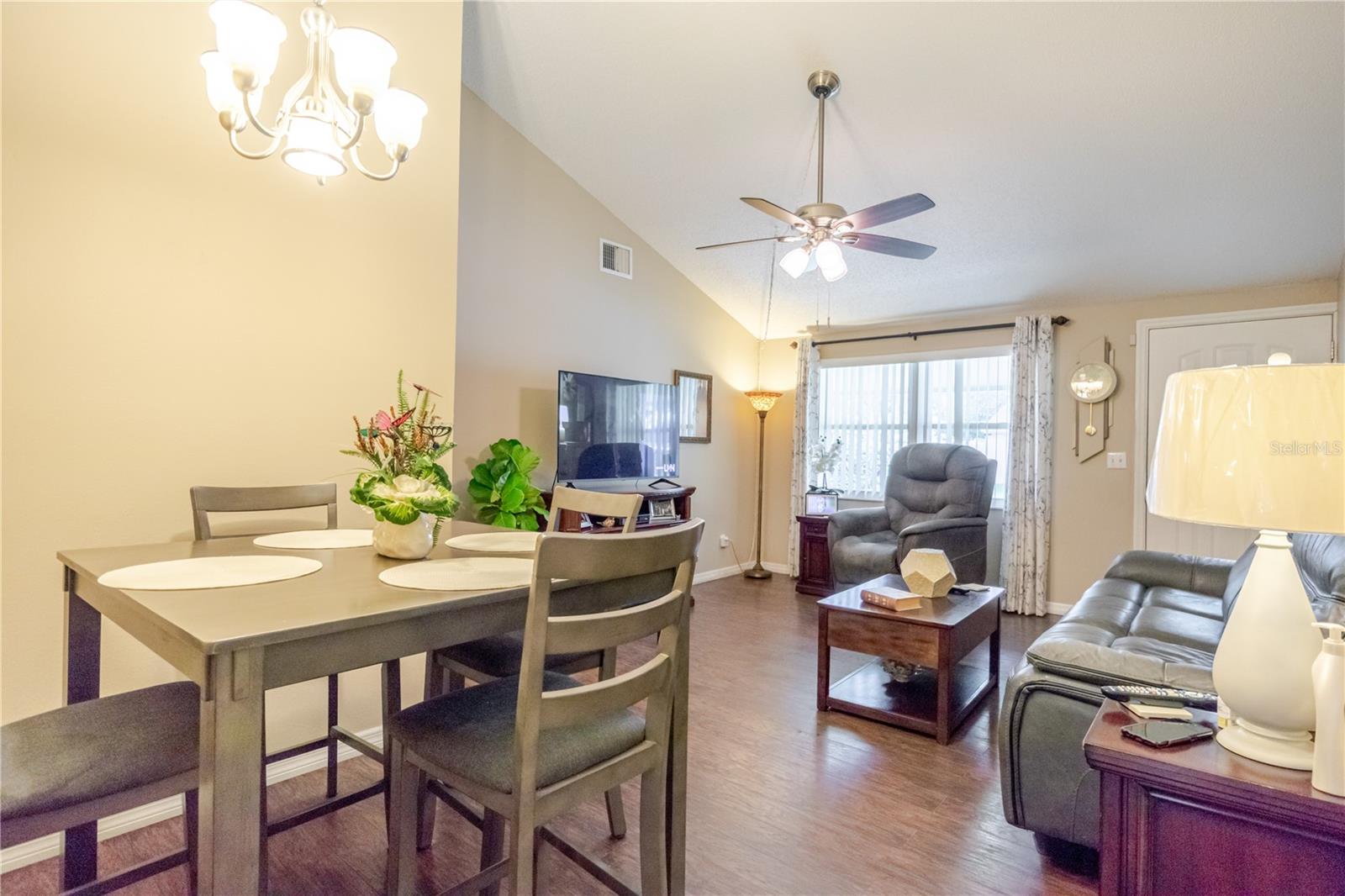 Image 19 of 40 For 10118 Hunters Point Court