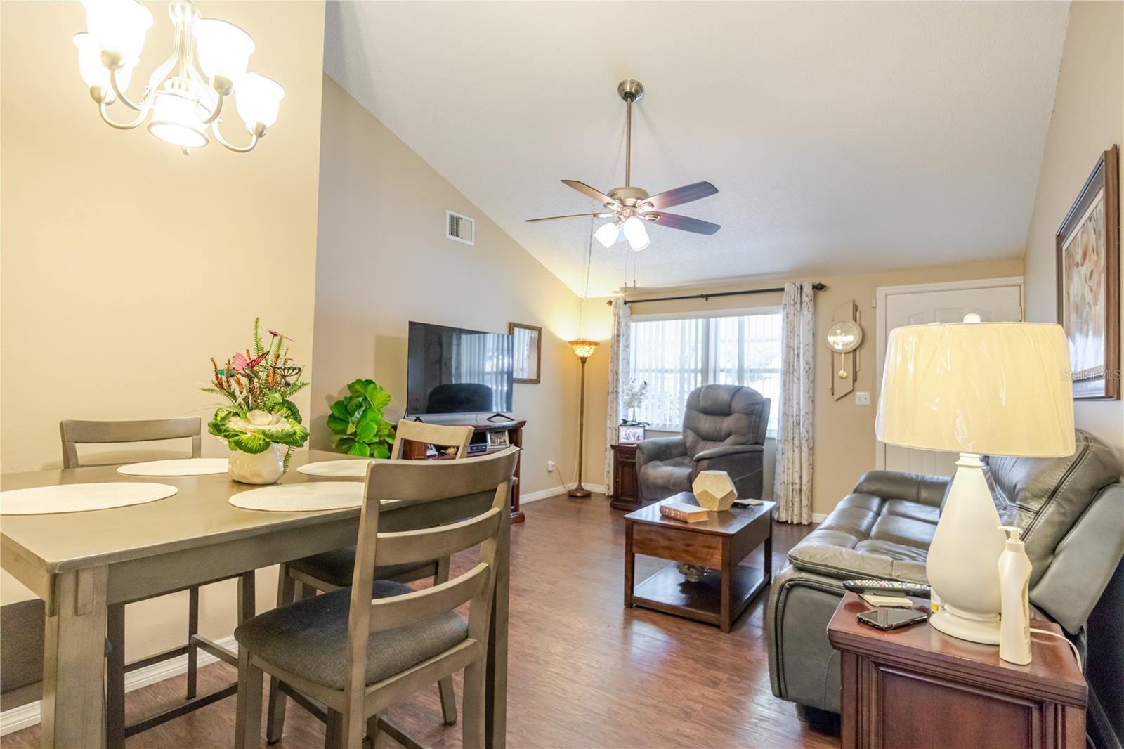 Image 23 of 40 For 10118 Hunters Point Court