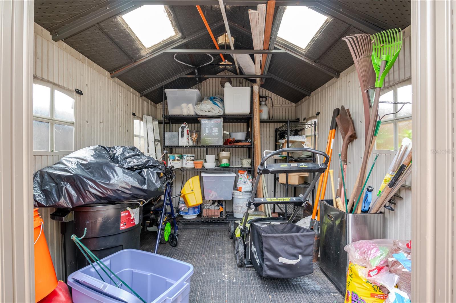 Image 25 of 40 For 10118 Hunters Point Court