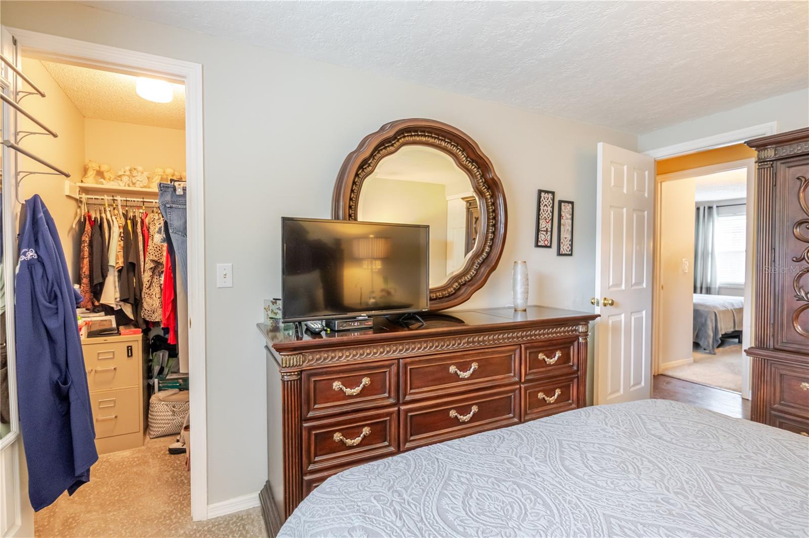 Image 9 of 40 For 10118 Hunters Point Court