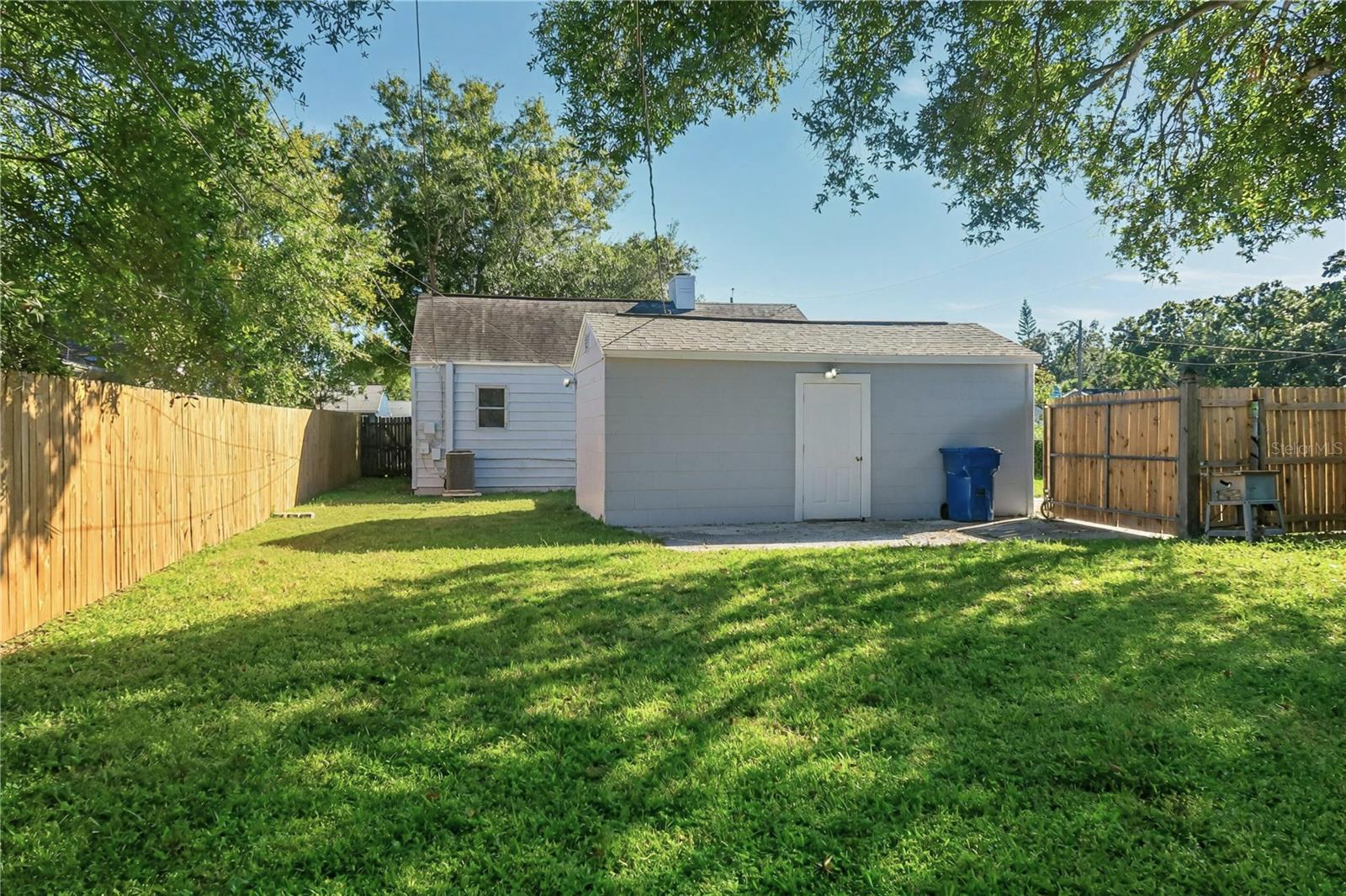 Image 11 of 28 For 949 57th Avenue N